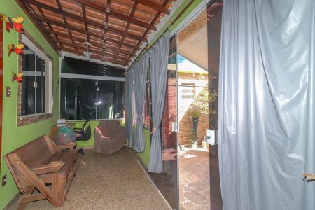 Casa à venda com 240m², 2 quartos e 5 vagas