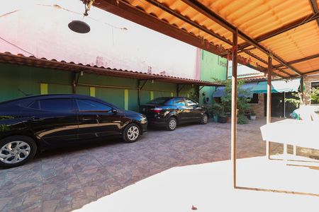 Casa à venda com 240m², 2 quartos e 5 vagas