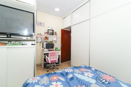 Casa à venda com 240m², 2 quartos e 5 vagas