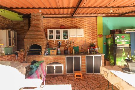 Casa à venda com 240m², 2 quartos e 5 vagas