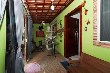Casa à venda com 240m², 2 quartos e 5 vagas