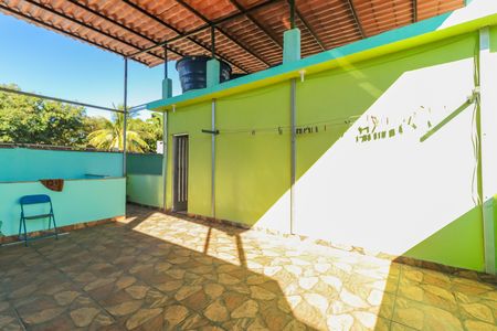 Casa à venda com 240m², 2 quartos e 5 vagas
