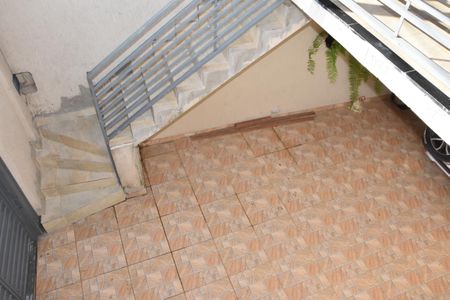 escada da acesso a garagem de casa à venda com 3 quartos, 250m² em Vila Nambi, Jundiaí