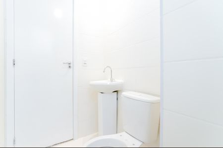 Banheiro de apartamento para alugar com 2 quartos, 38m² em Jardim Albertina, Guarulhos