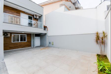 Garagem de casa de condomínio à venda com 3 quartos, 132m² em Vila Rosalia, Guarulhos