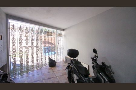 Garagem de casa para alugar com 2 quartos, 60m² em Jardim Alto Alegre (sao Rafael), São Paulo
