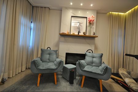 Sala de casa à venda com 3 quartos, 253m² em Horto Florestal, São Paulo