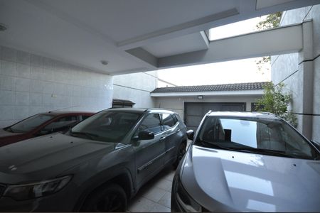 Garagem de casa à venda com 3 quartos, 253m² em Horto Florestal, São Paulo
