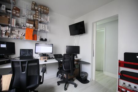 Apartamento à venda com 84m², 3 quartos e 2 vagasQuarto 