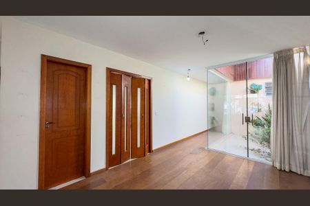 Casa para alugar com 3 quartos, 233m² em Brooklin, São Paulo