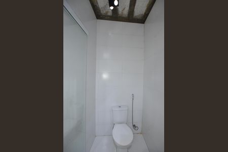 Banheiro de casa à venda com 3 quartos, 70m² em Vila Valqueire, Rio de Janeiro