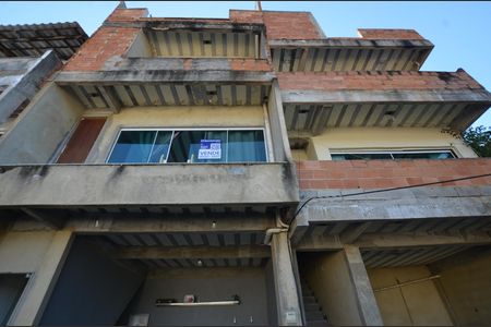 Fachada de casa à venda com 3 quartos, 70m² em Vila Valqueire, Rio de Janeiro