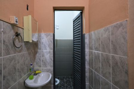 Casa para alugar com 80m², 2 quartos e sem vaga Casa para alugar com 80m², 2 quartos e sem vagaBanheiro