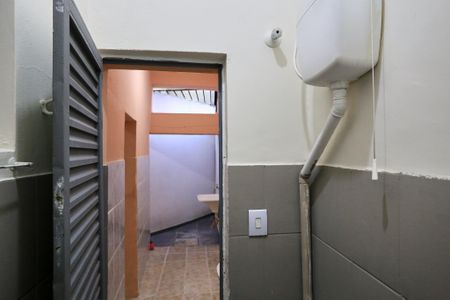Casa para alugar com 80m², 2 quartos e sem vaga Casa para alugar com 80m², 2 quartos e sem vagaBanheiro