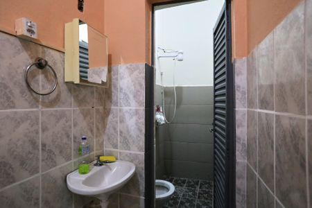 Banheiro de casa para alugar com 2 quartos, 60m² em Concórdia, Belo Horizonte