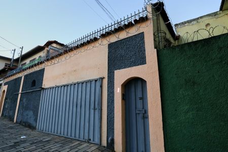 Fachada de casa para alugar com 2 quartos, 60m² em Concórdia, Belo Horizonte