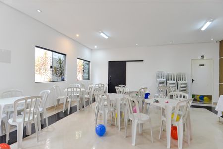 Apartamento para alugar com 47m², 2 quartos e 1 vagaÁrea comum - Salão de festas