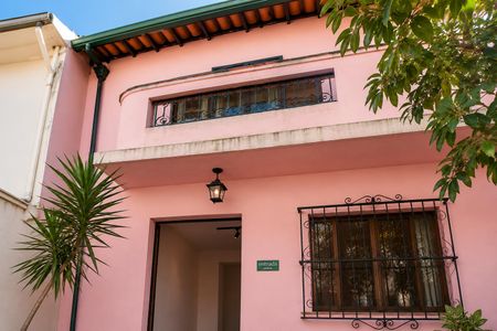Área externa de casa para alugar com 4 quartos, 100m² em Pinheiros, São Paulo