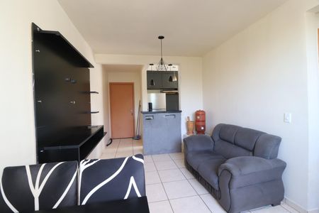 Sala de apartamento para alugar com 2 quartos, 55m² em Presidente Roosevelt, Uberlândia