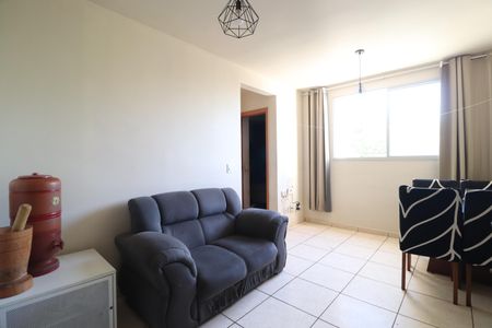 Sala de apartamento para alugar com 2 quartos, 55m² em Presidente Roosevelt, Uberlândia