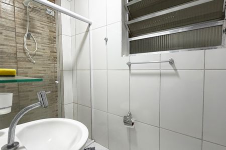Banheiro de apartamento para alugar com 1 quarto, 40m² em Embaré, Santos