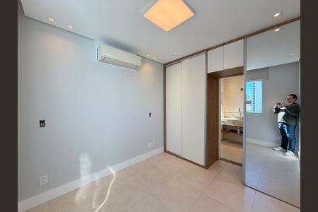 Apartamento à venda com 121m², 2 quartos e 2 vagas