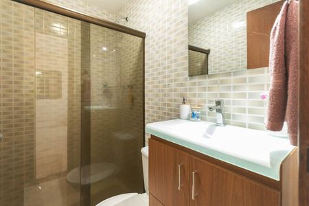 Banheiro de apartamento à venda com 2 quartos, 103m² em Benfica, Rio de Janeiro