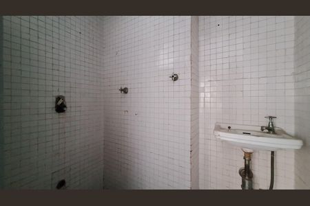 Apartamento à venda com 96m², 2 quartos e 1 vaga Apartamento à venda com 96m², 2 quartos e 1 vagaBanheiro de serviço