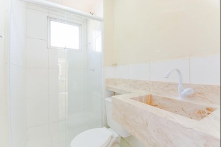 Banheiro de apartamento para alugar com 2 quartos, 45m² em Água Chata, Guarulhos