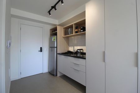 Cozinha de kitnet/studio para alugar com 1 quarto, 26m² em Indianópolis, São Paulo
