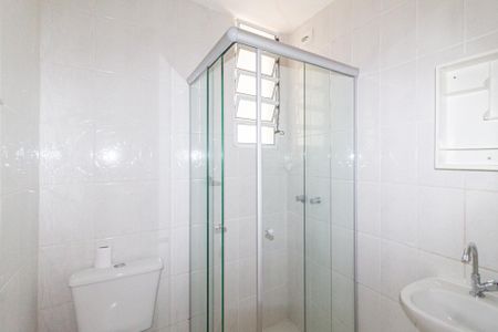 Banheiro de apartamento para alugar com 2 quartos, 45m² em Jardim Santa Tereza, Carapicuíba