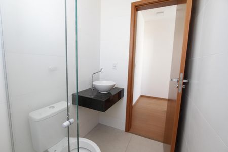 Banheiro Social de apartamento para alugar com 2 quartos, 45m² em Parque Pedro Ii, Belo Horizonte