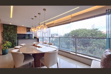 Apartamento à venda com 149m², 3 quartos e 2 vagas Apartamento à venda com 149m², 3 quartos e 2 vagasVaranda