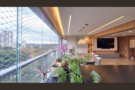 Apartamento à venda com 149m², 3 quartos e 2 vagas Apartamento à venda com 149m², 3 quartos e 2 vagasVaranda
