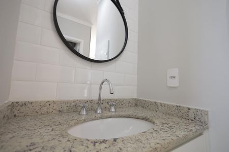 Banheiro de apartamento para alugar com 1 quarto, 42m² em Campestre, Santo André