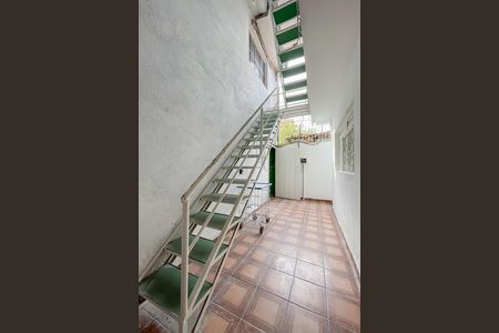 Entrada de casa para alugar com 1 quarto, 30m² em Km 18, Osasco