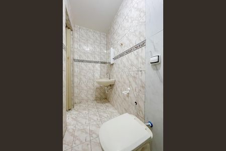 Banheiro de casa para alugar com 1 quarto, 30m² em Km 18, Osasco