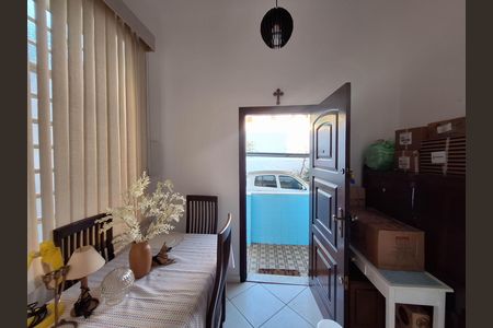 Sala de casa de condomínio à venda com 3 quartos, 110m² em Largo do Barradas, Niterói