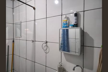 Casa à venda com 72m², 3 quartos e 1 vaga Casa à venda com 72m², 3 quartos e 1 vagaBanheiro da Suíte 2