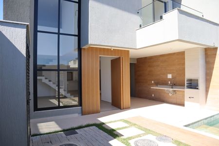 Casa à venda com 4 quartos, 250m² em Vargem Pequena, Rio de Janeiro