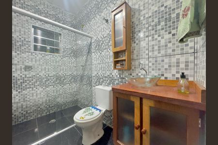 Banheiro de casa para alugar com 1 quarto, 52m² em Jardim Presidente Dutra, Guarulhos