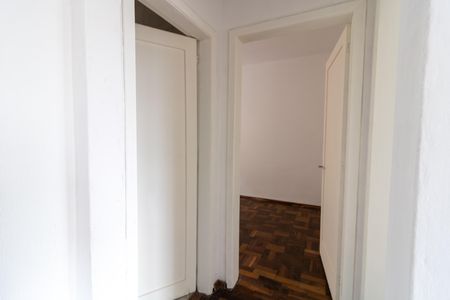 Corredor de apartamento à venda com 2 quartos, 56m² em São José, Porto Alegre