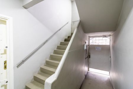 Hall de entrada de apartamento à venda com 2 quartos, 56m² em São José, Porto Alegre