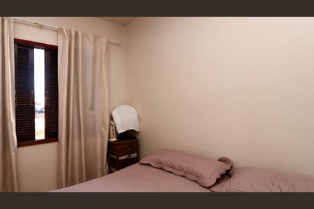Quarto 2 de casa à venda com 3 quartos, 219m² em Jardim Ouro Preto, Taboão da Serra