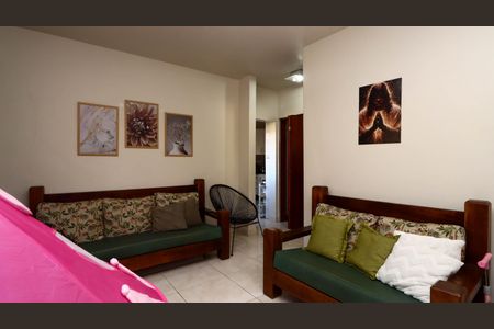 Sala  de casa à venda com 3 quartos, 219m² em Jardim Ouro Preto, Taboão da Serra