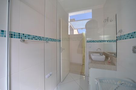 Banheiro do quarto 4 de casa à venda com 4 quartos, 220m² em Chácara Cruzeiro do Sul, São Paulo