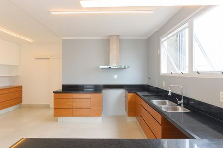 Apartamento à venda com 3 quartos, 209m² em Santa Cecilia, São Paulo