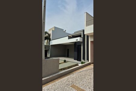 Casa de condomínio à venda com 250m², 3 quartos e 4 vagas
