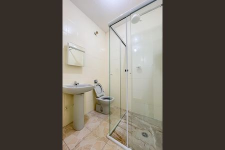 Banheiro 2 de casa para alugar com 1 quarto, 35m² em Km 18, Osasco