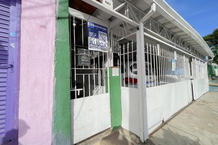 Fachada de casa para alugar com 1 quarto, 35m² em Km 18, Osasco